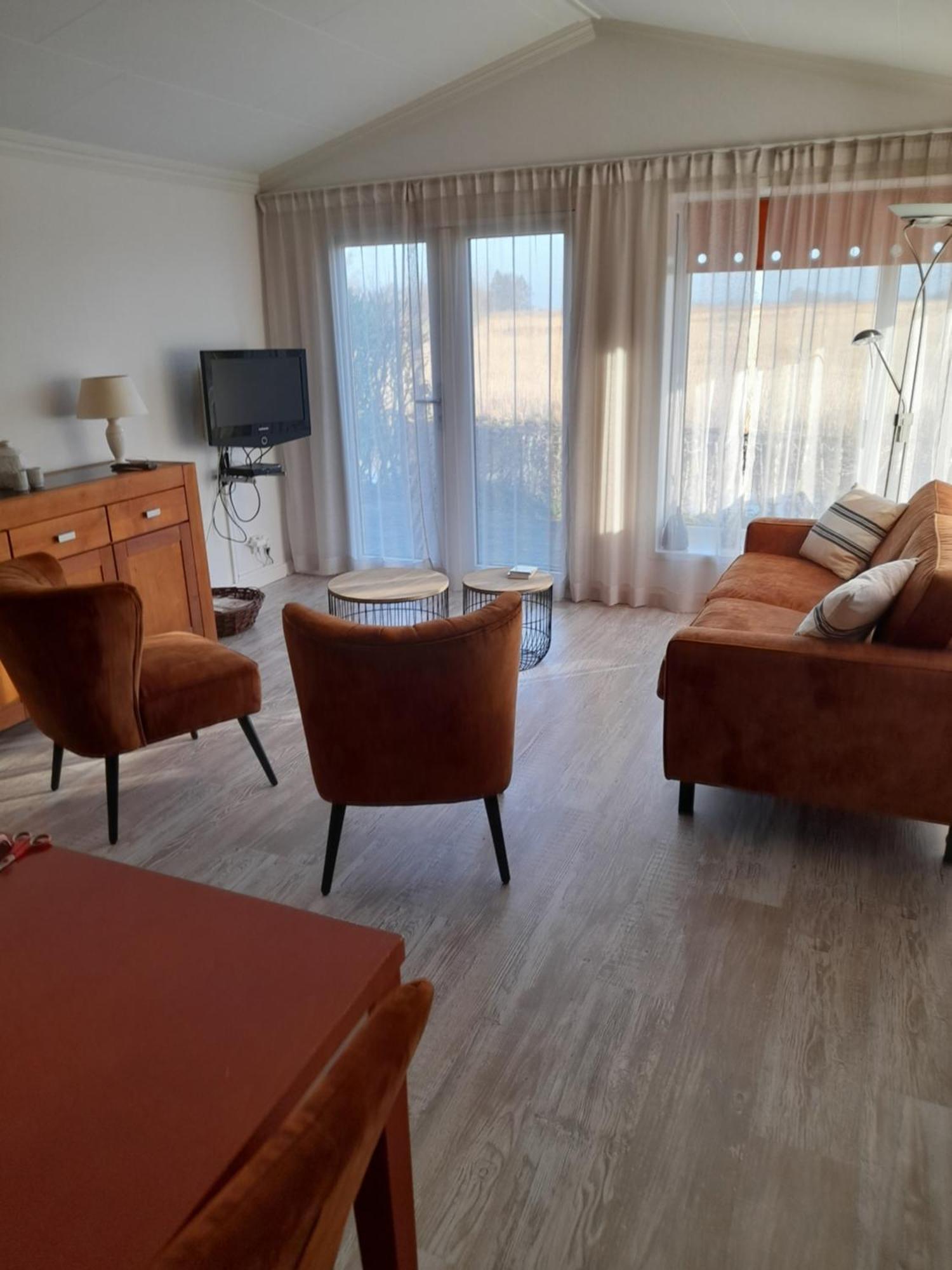 Wuivend Riet Gelegen Op Resort Venetie Гитхорн Номер фото